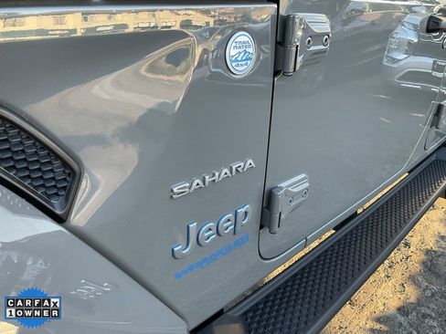 Used 2022 Jeep Wrangler Unlimited Sahara w/ Cold Weather Group image 85