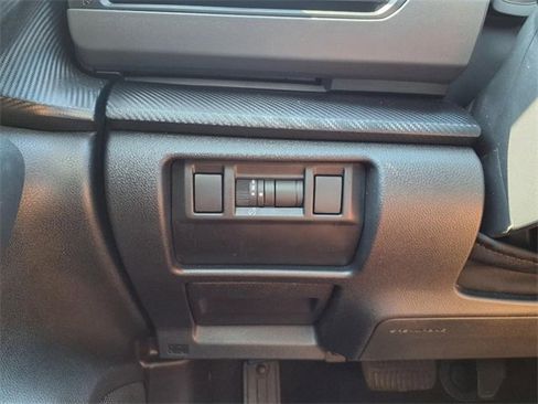 Used 2024 Subaru Crosstrek 2.0i Premium image 15