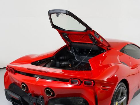 Used 2022 Ferrari SF90 Stradale image 17
