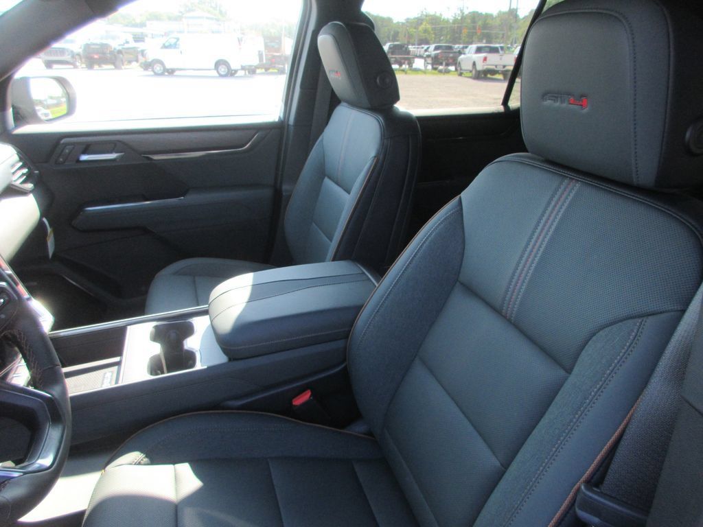 New 2026 GMC Acadia AT4 AWD/4WD image 12