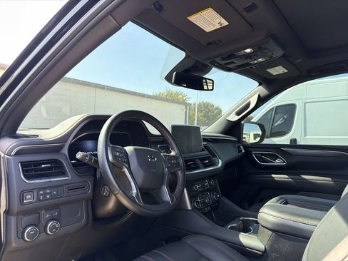 Used 2024 Chevrolet Suburban RST w/ Luxury Package RWD image 7