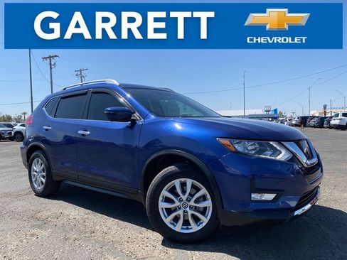 Used 2017 Nissan Rogue SV w/ SV Premium Package FWD image 1