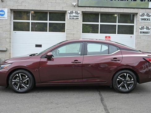 Used 2024 Nissan Sentra SV image 2