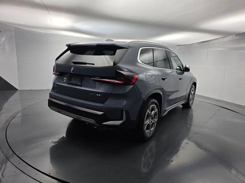 Used 2023 BMW X1 xDrive28i w/ Premium Package AWD/4WD image 4