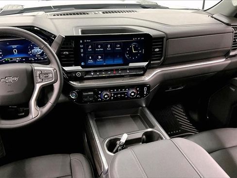 Used 2025 Chevrolet Silverado 2500 LTZ image 6