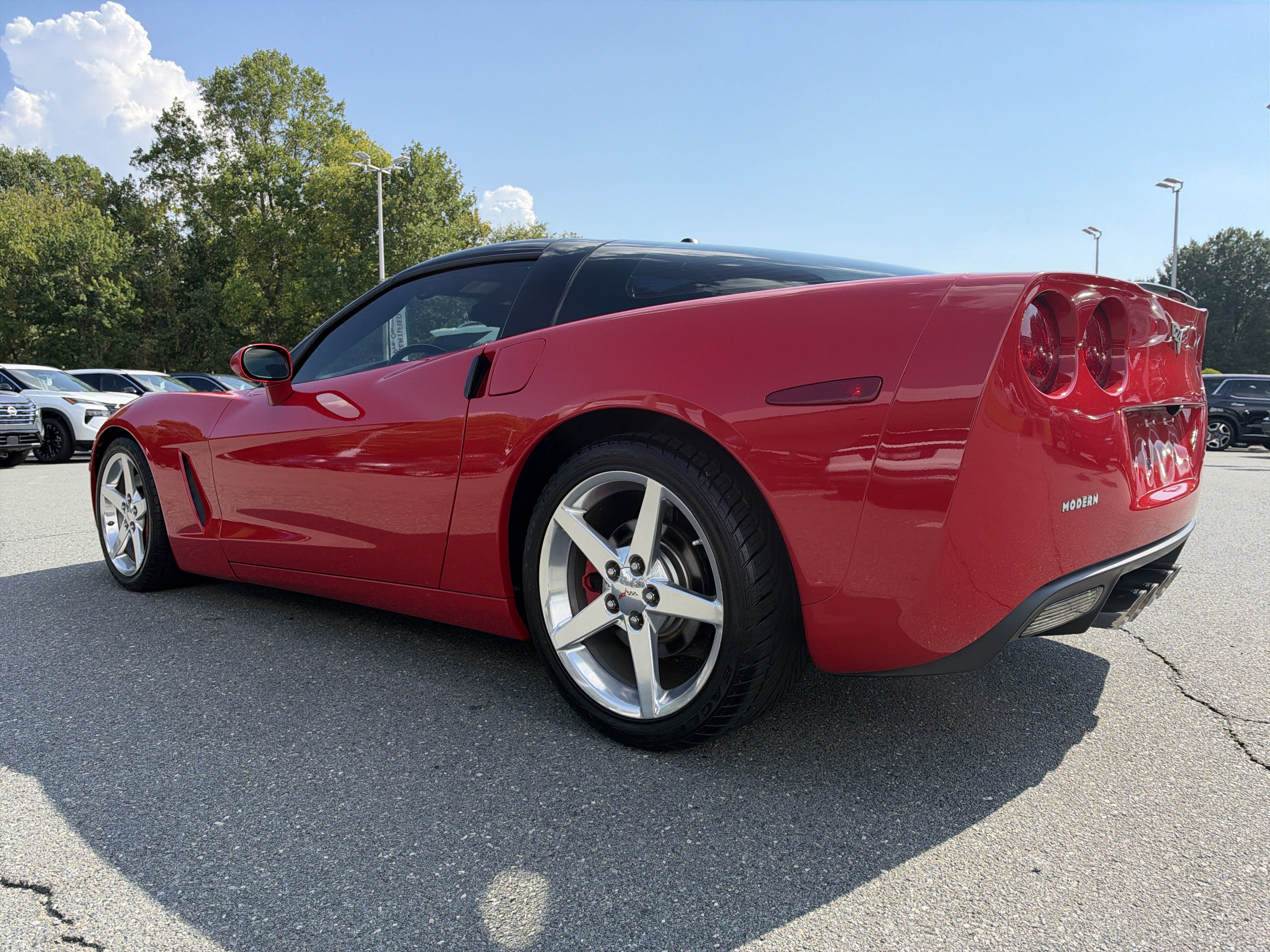 Used 2005 Chevrolet Corvette Coupe w/ Preferred Equipment Group RWD image 3