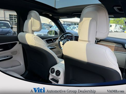 Used 2024 Mercedes-Benz GLC 300 4MATIC image 26