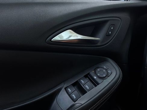 Used 2025 Buick Encore GX Preferred FWD image 19