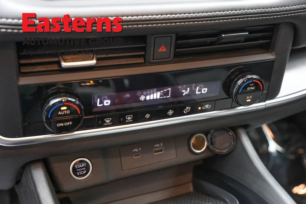 Used 2023 Nissan Rogue SV AWD/4WD image 21