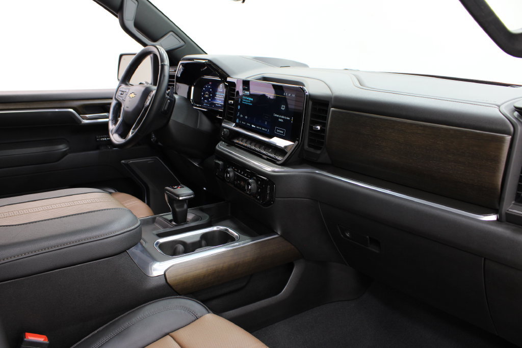 Used 2025 Chevrolet Silverado 1500 High Country w/ High Country Premium Package AWD/4WD image 27