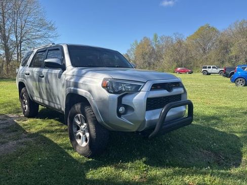Used 2016 Toyota 4Runner SR5 image 8