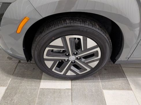 Used 2023 Hyundai Kona SE w/ Cargo Package image 7