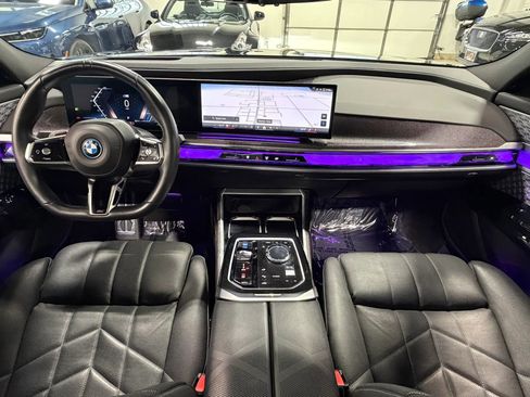Used 2024 BMW i7 xDrive60 AWD/4WD image 2