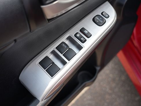 Used 2014 Toyota Camry SE FWD image 16