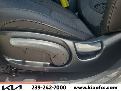 New 2026 Kia Seltos S FWD image 24