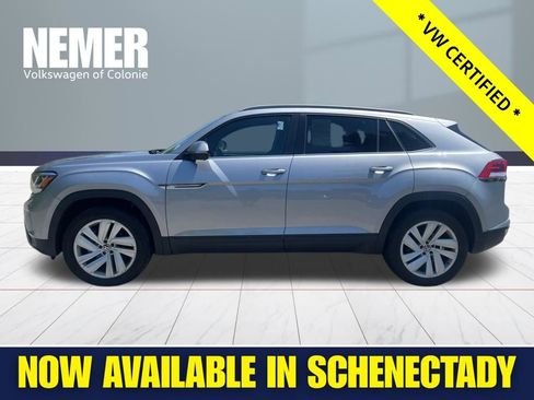Certified 2022 Volkswagen Atlas Cross Sport SE AWD/4WD image 2