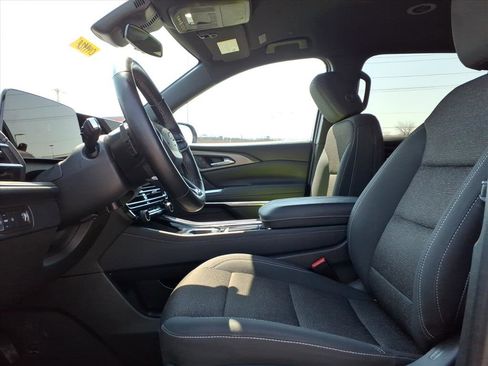 Used 2024 Chevrolet Traverse LT image 23