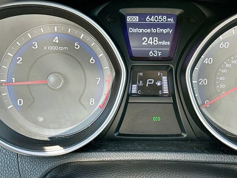 Used 2014 Hyundai Elantra GT FWD image 13