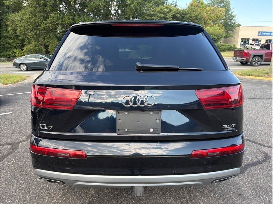 Used 2017 Audi Q7 3.0T Prestige AWD/4WD image 5