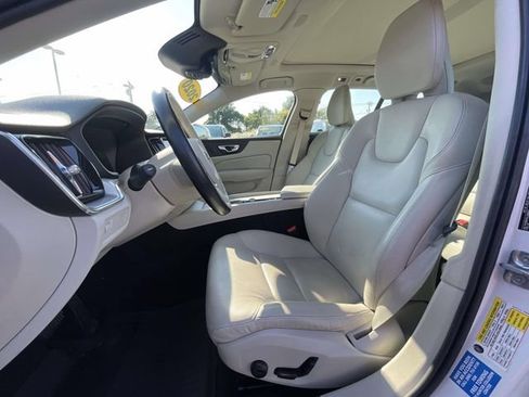 Used 2020 Volvo V60 T5 Momentum w/ Protection Package Premier FWD image 17