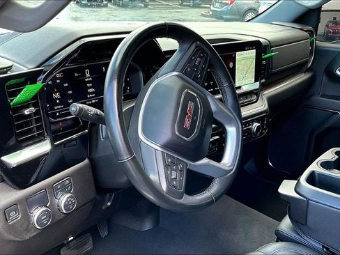 Used 2025 GMC Sierra 1500 SLT image 18