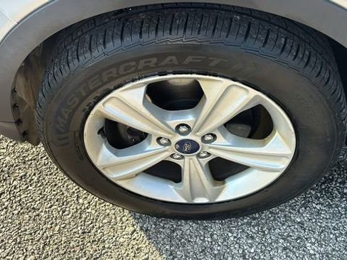 Used 2015 Ford Escape SE FWD image 30