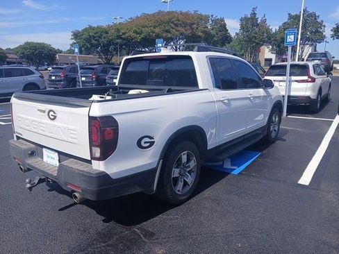 Certified 2025 Honda Ridgeline RTL image 9