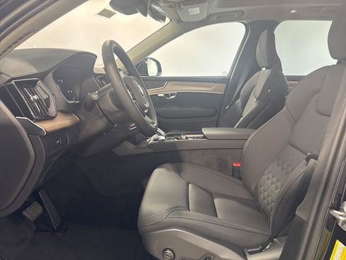 New 2026 Volvo XC90 B5 Core w/ Protection Package AWD/4WD image 19