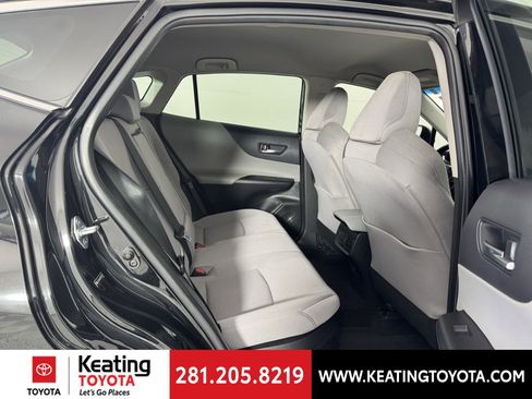 Certified 2021 Toyota Venza LE image 19