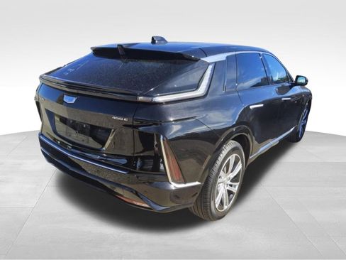 Used 2024 Cadillac Lyriq Tech w/ Driver Assist Package image 17