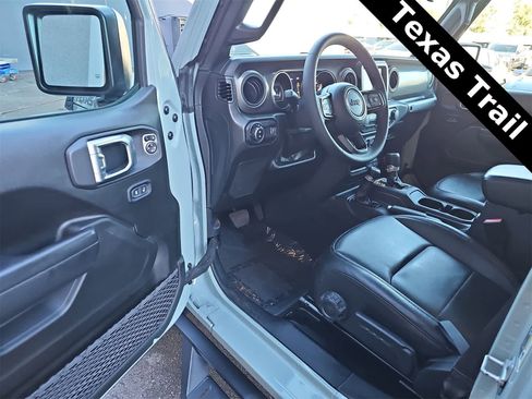 Used 2023 Jeep Gladiator Sport image 10