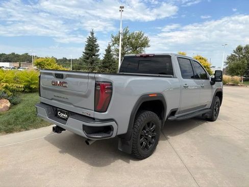 Used 2025 GMC Sierra 2500 AT4 w/ AT4 Premium Plus Package AWD/4WD image 3