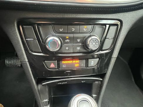 Used 2019 Buick Encore Sport Touring image 19