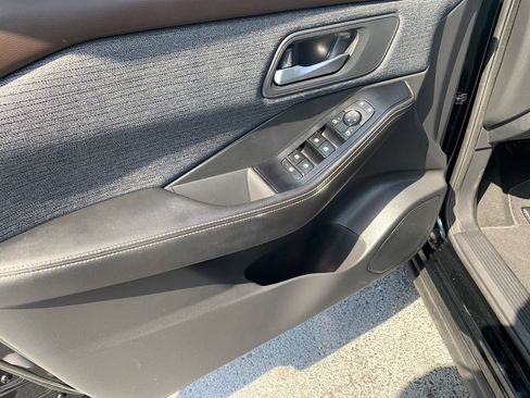 Used 2021 Nissan Rogue SV FWD image 18