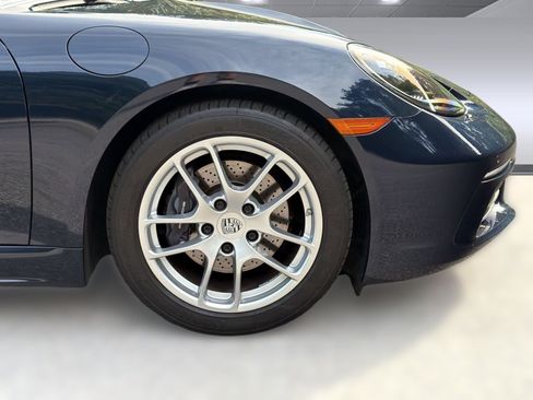 Used 2021 Porsche 718 Cayman RWD image 11