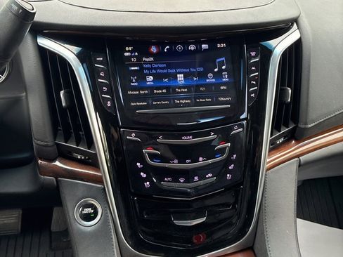Used 2020 Cadillac Escalade Luxury w/ LPO, Radiant Package AWD/4WD image 9