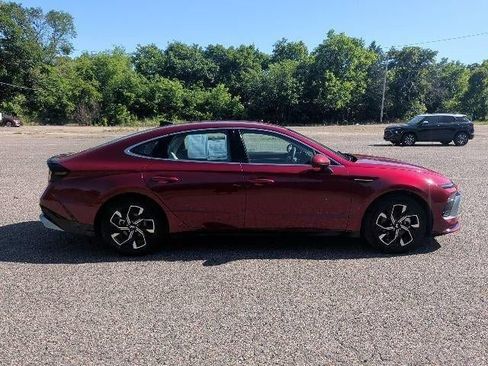 Used 2025 Hyundai Sonata SEL FWD image 7