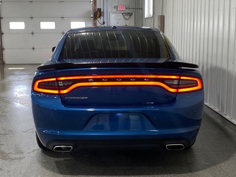 Used 2022 Dodge Charger SXT w/ Leather Interior Group RWD image 4