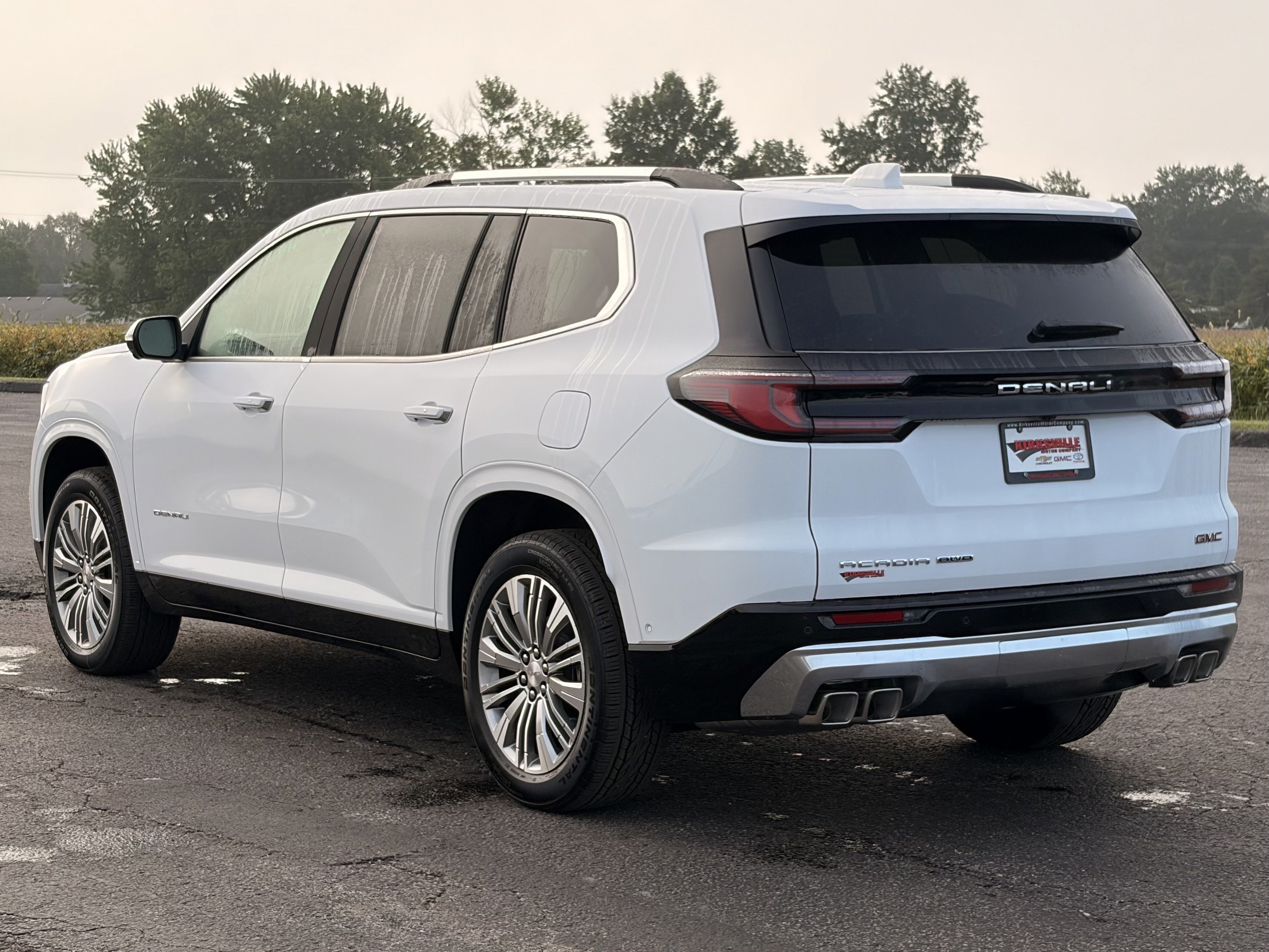 New 2027 GMC Acadia Denali w/ LPO, Floor Liner Package AWD/4WD image 7