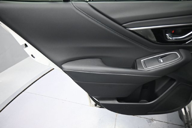 Used 2025 Subaru Outback Touring XT AWD/4WD image 18