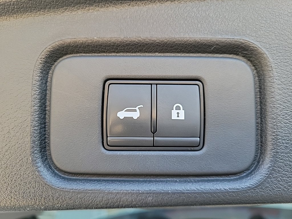 Used 2023 Nissan Pathfinder SL AWD/4WD image 25