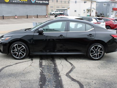 Certified 2024 Nissan Sentra SR w/ SR Premium Package image 2