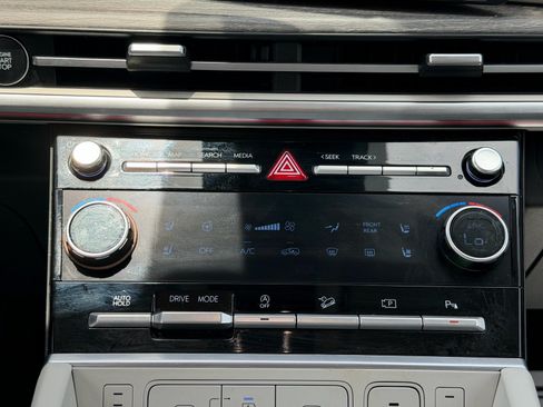 Used 2025 Hyundai Santa Fe Calligraphy FWD image 18