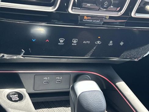 New 2026 Nissan Sentra SR w/ Floor Mat Package FWD image 32