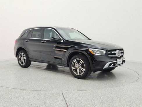 Used 2022 Mercedes-Benz GLC 300 image 3