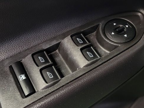 Used 2017 Ford Escape SE image 27