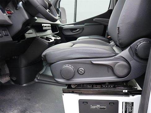 New 2025 Mercedes-Benz Sprinter 2500 image 47