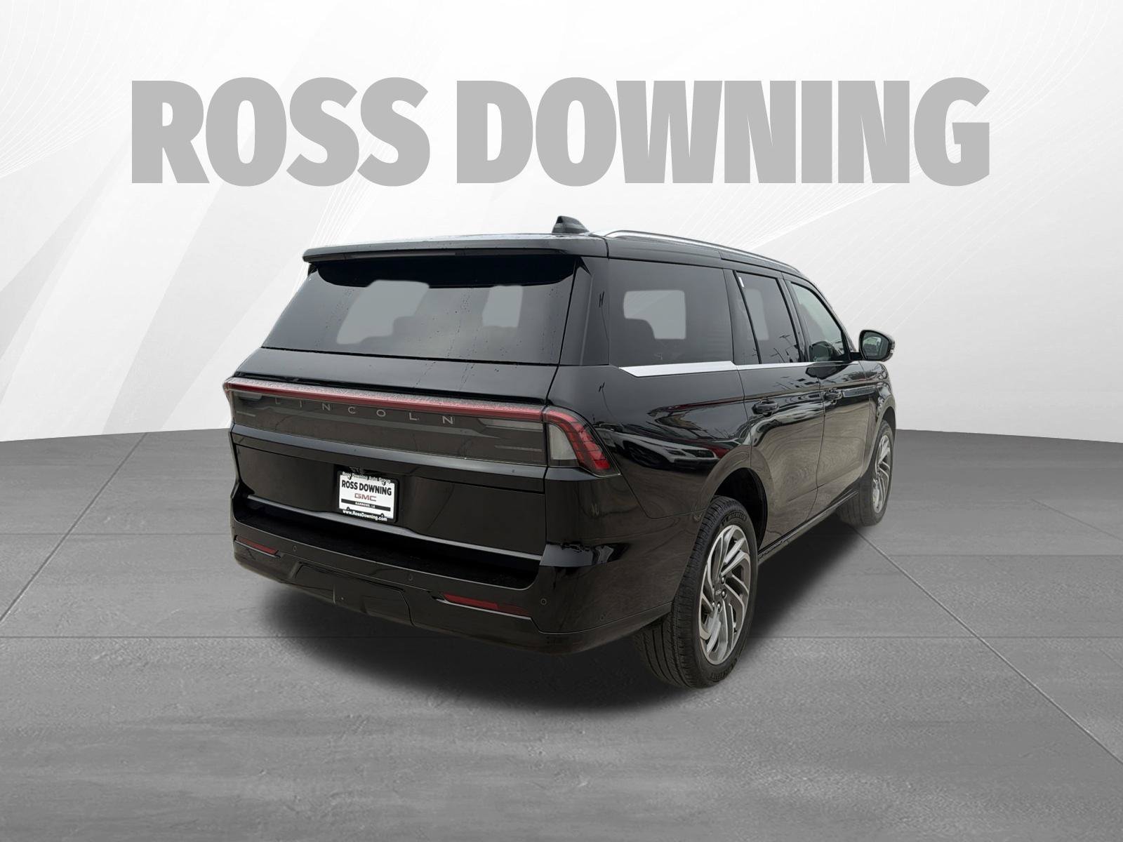 Used 2025 Lincoln Navigator Reserve AWD/4WD image 4