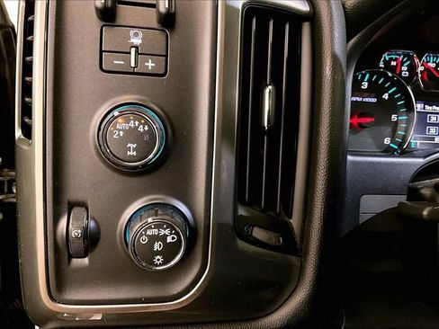 Used 2018 Chevrolet Silverado 1500 LT w/ All Star Edition AWD/4WD image 31