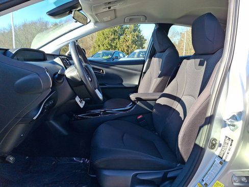 Used 2018 Toyota Prius Three image 13